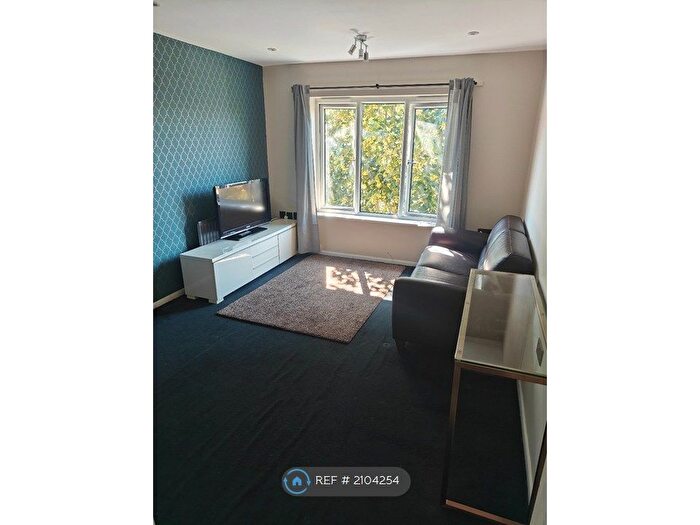 1 Bedroom Flat To Rent In Belgrave Road, Mitcham, CR4