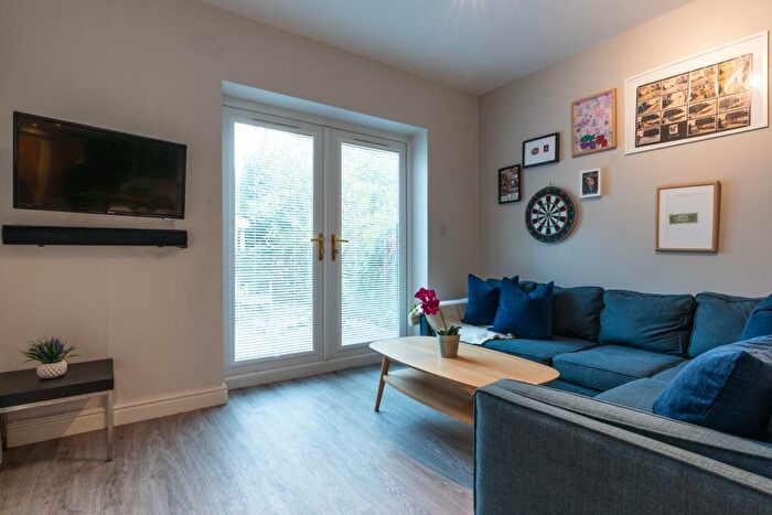 7 Bedroom Terraced House To Rent In Moy Road, Cardiff, CF24