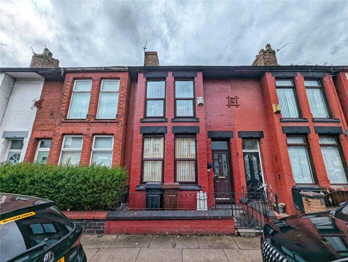 3 Bedroom Terraced House For Sale In Thornton Road, Bootle, Merseyside, L20