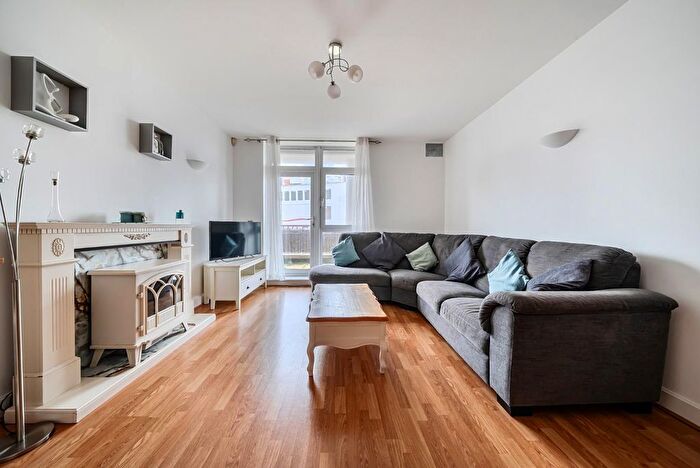 1 Bedroom Flat To Rent In Arethusa House, Gunwharf Quays, Portsmouth, PO1