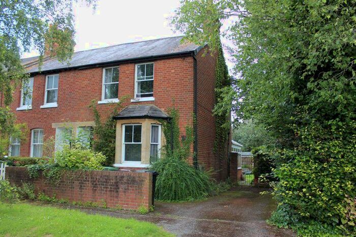 2 Bedroom House To Rent In Bedroom House, Near Albert Park, Abingdon, OX14
