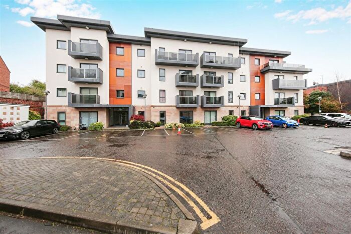 2 Bedroom Flat For Sale In Hall View, Bradbury Place, Chatsworth Road, Chesterfield, S40
