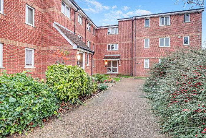 1 Bedroom Apartment For Sale In Sandon Close, Rochford, SS4