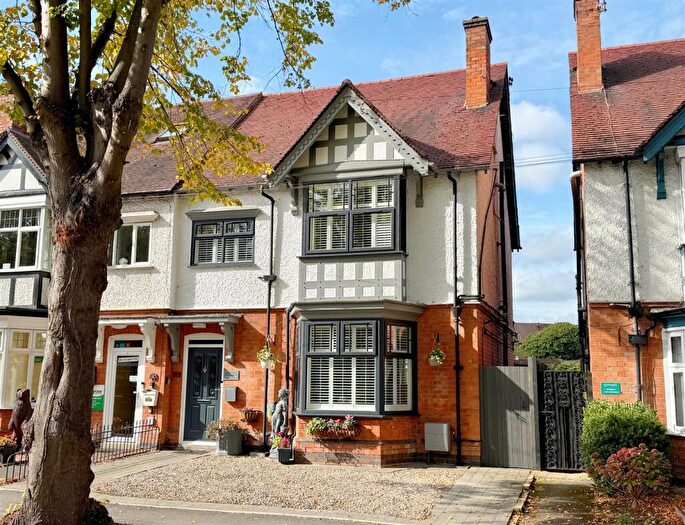 6 Bedroom Semi-Detached House For Sale In Grove Road, Stratford-upon-Avon, CV37