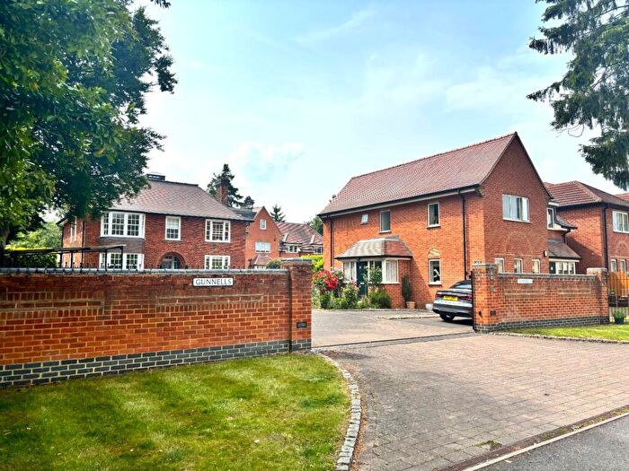 2 Bedroom Apartment For Sale In Gunnells, Stevenage, Hertfordshire, SG1