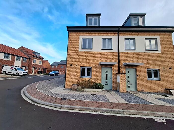 3 Bedroom Town House To Rent In Meadowsweet Lane, Darlington, County Durham, DL1