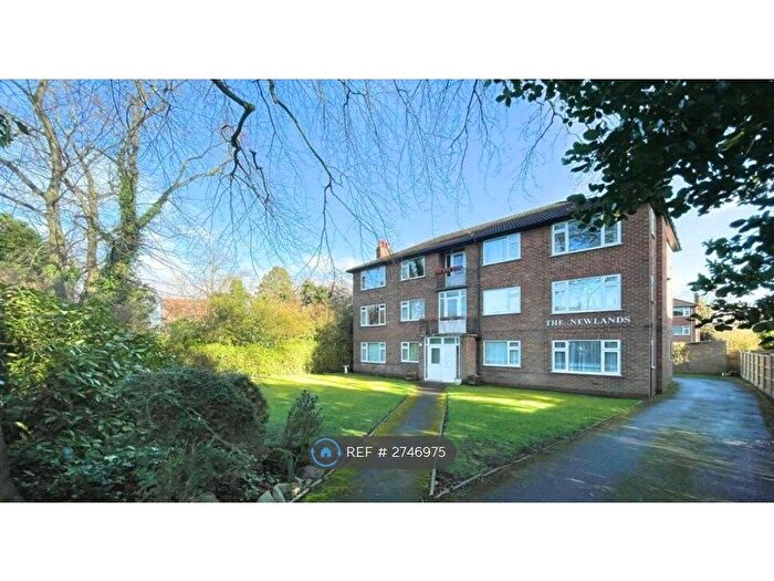 2 Bedroom Flat To Rent In The Newlands, Sale, M33