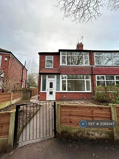 4 Bedroom Semi-Detached House To Rent In Rosehay Lane, Failsworth, Manchester, M35