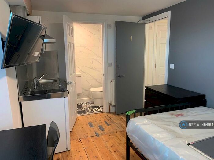 4 Bedroom Terraced House To Rent In George Street, Weston-Super-Mare, BS23