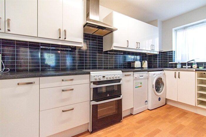 2 Bedroom Flat For Sale In Cotsmoor, Granville Road, St. Albans, Hertfordshire, AL1