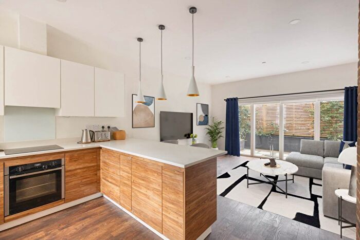 4 Bedroom Town House For Sale In Phoenix Yard, Tunbridge Wells (No Chain), TN4