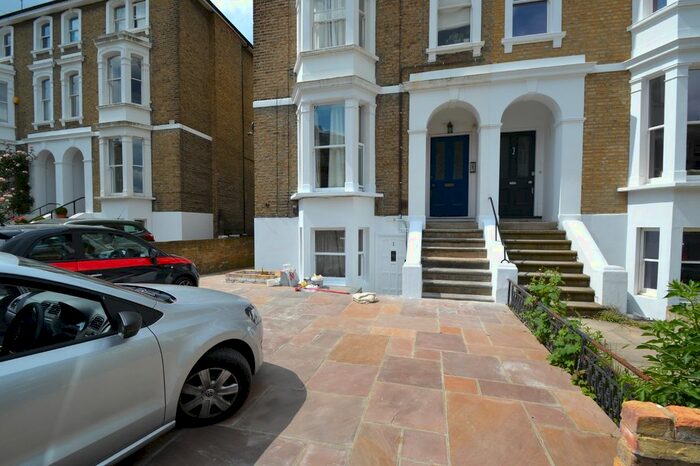 2 Bedroom Flat To Rent In Mount Ararat Road, Richmond, TW10