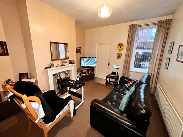 2 Bedroom Flat To Rent In Eastbourne Avenue, Gateshead, Tyne And Wear, NE8