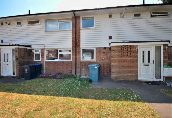 2 Bedroom Maisonette To Rent In Bells Hill Green, Stoke Poges, SL2