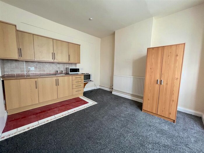 Studio To Rent In St. Andrews Street, Dudley, West Midlands, DY2