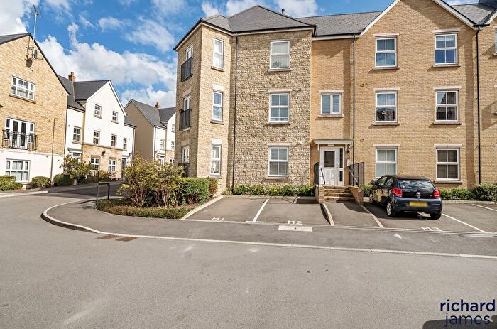 2 Bedroom Flat For Sale In Truscott Avenue, Redhouse, Swindon, SN25