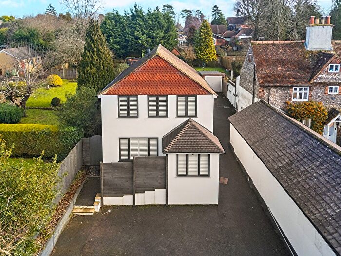 4 Bedroom Detached House For Sale In Town End, Caterham, CR3