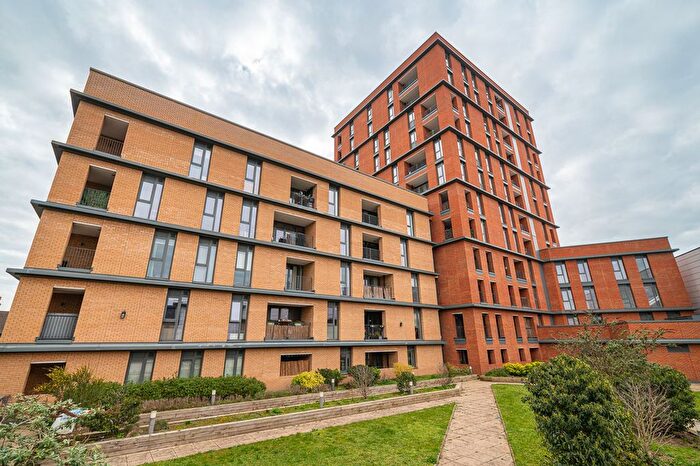 2 Bedroom Flat To Rent In High Street, Sutton, SM1