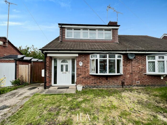 3 Bedroom Bungalow To Rent In Howard Road, Leicester, LE2