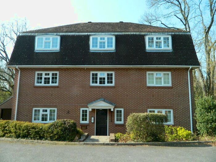 1 Bedroom Flat To Rent In Longacre Rise, Basingstoke, RG24