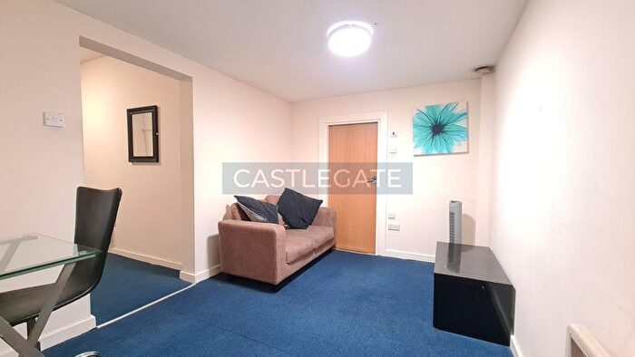 2 Bedroom Flat To Rent In Chancery Lane, Huddersfield, HD1
