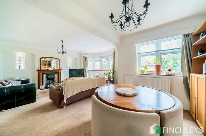 4 Bedroom Flat To Rent In Hervey Close, Finchley Central, N3