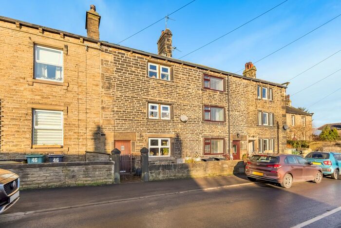 3 Bedroom Terraced House To Rent In Paris Road, Scholes, Holmfirth, HD9