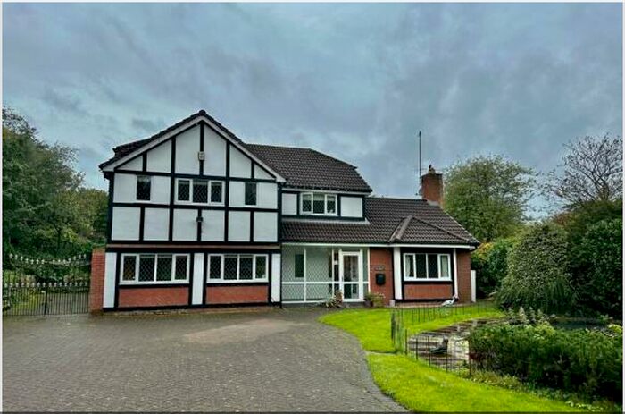 4 Bedroom House To Rent In Floral Wood, L17