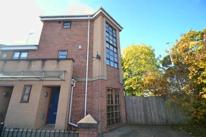3 Bedroom Town House To Rent In Royle Green Road, Northenden, Manchester M22
