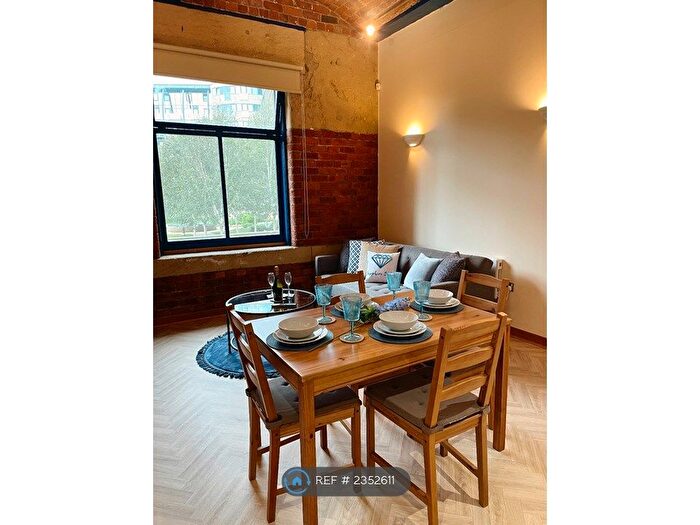 2 Bedroom Flat To Rent In Salt's Mill Road, Shipley Bradford, BD17