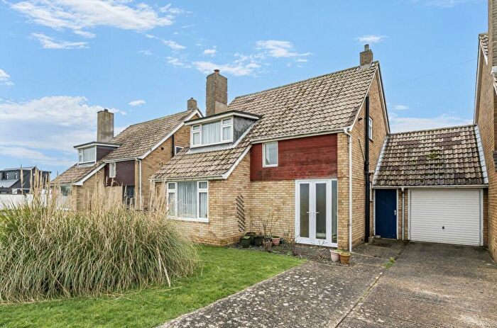 3 Bedroom Semi-Detached House For Sale In Drift Road, Selsey, PO20