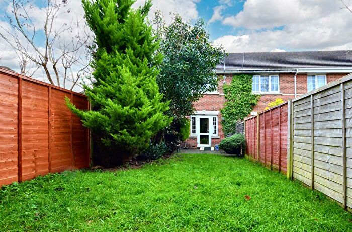 2 Bedroom House To Rent In Puddingstone Drive, St Albans, AL4