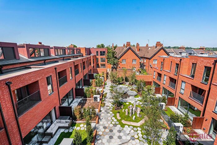 3 Bedroom Apartment For Sale In Dixon House (Penthouse), N8