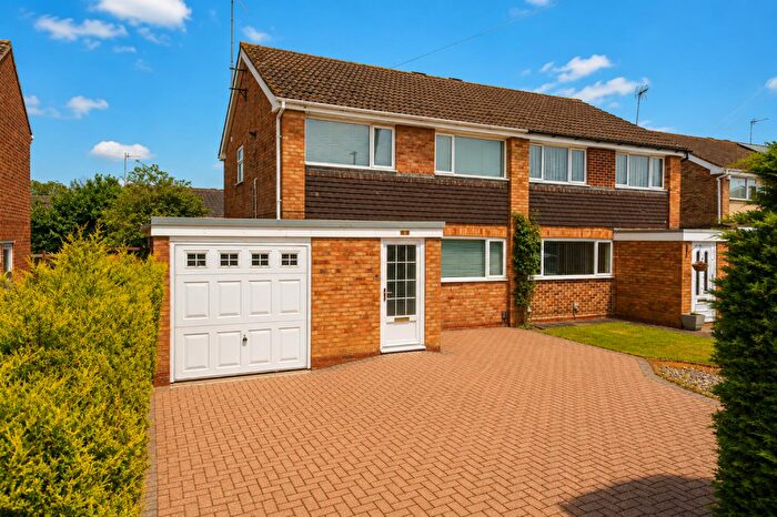 3 Bedroom Semi-Detached House To Rent In St. Johns Road, Kettering, NN15