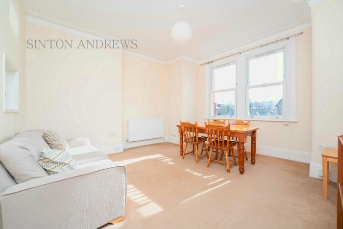 1 Bedroom Flat To Rent In Mount Park Crescent, Ealing W5