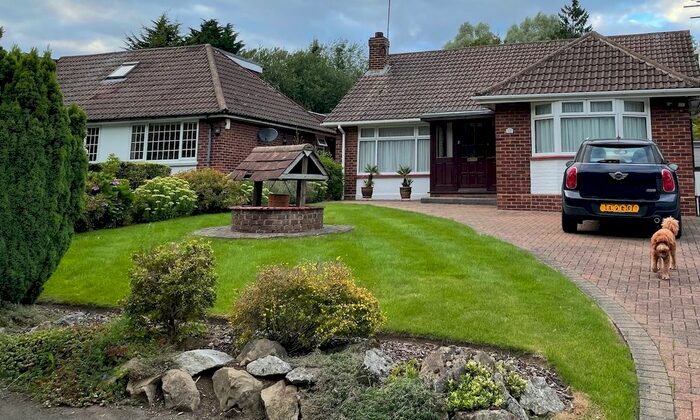 2 Bedroom Property To Rent In Covert Way, Hadley Wood, EN4