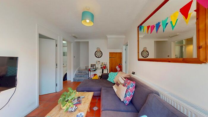 5 Bedroom Flat To Rent In Elia Mews, London, N1