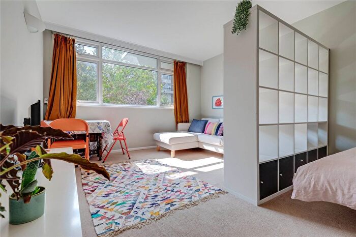 1 Bedroom Studio To Rent In Court Royal, Putney, London, SW15
