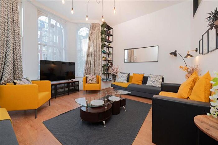 3 Bedroom Flat To Rent In Redcliffe Gardens, South Kensington, SW10