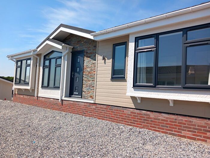 2 Bedroom Mobile/park Home For Sale In Woolacombe Station Road, Woolacombe, EX34