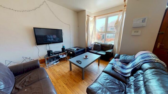 7 Bedroom Property To Rent In Richmond Avenue, Hyde Park, Leeds, LS6