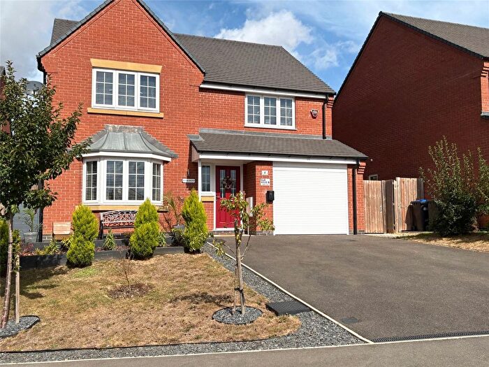 4 Bedroom Detached House For Sale In Willis Close, Long Buckby, Northamptonshire, NN6