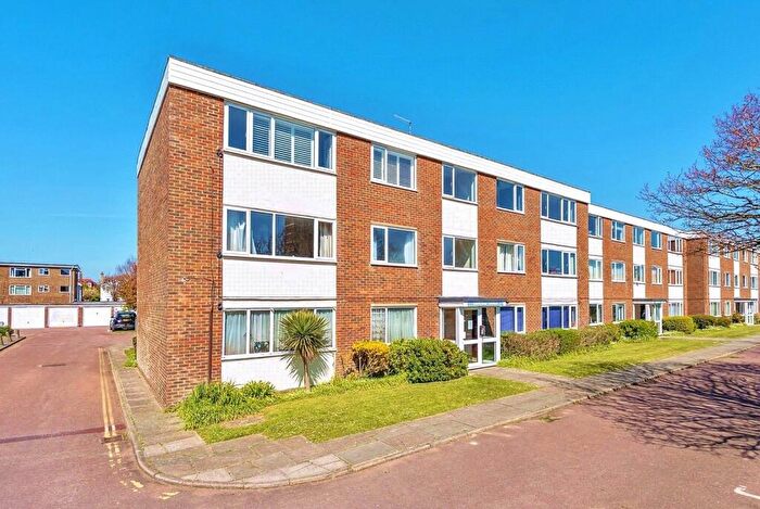 2 Bedroom Flat For Sale In Bath Road, Worthing, West Sussex, BN11