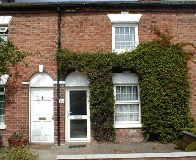 2 Bedroom Town House To Rent In Windsor Street, Stratford-upon-Avon, CV37