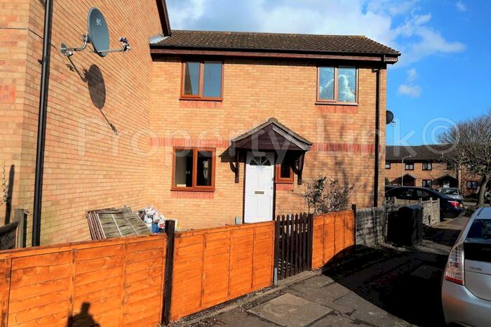 2 Bedroom Semi-Detached House To Rent In Pittman Gardens, Ilford, IG1
