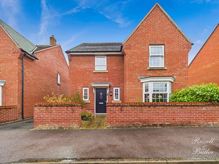 4 Bedroom Detached House For Sale In Constance Street, Buckingham, MK18
