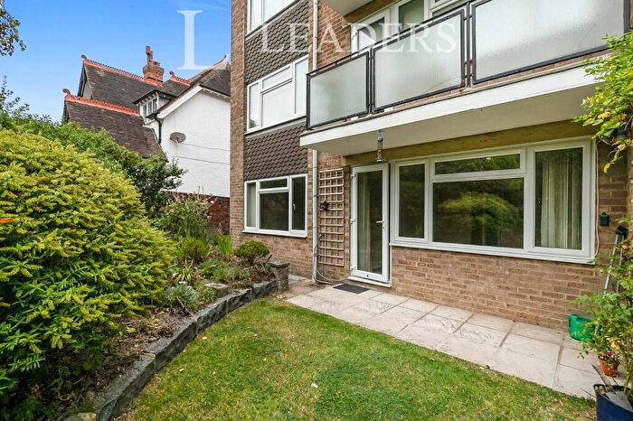 2 Bedroom Flat To Rent In Carew Road, Eastbourne, BN21