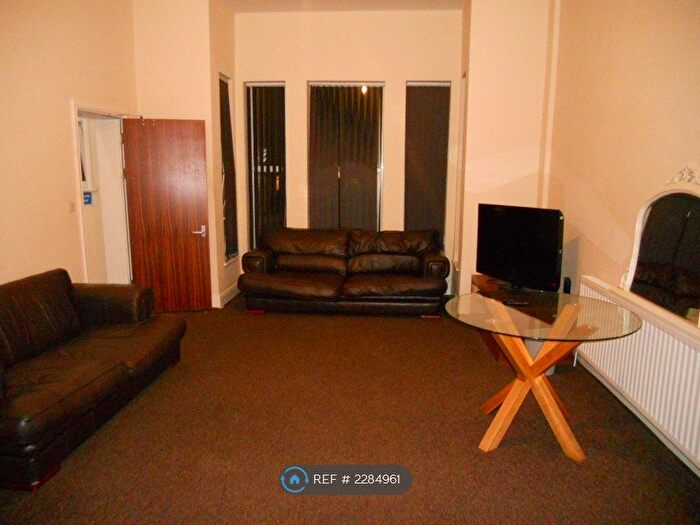 7 Bedroom Terraced House To Rent In Wilbraham Road, Manchester, M14