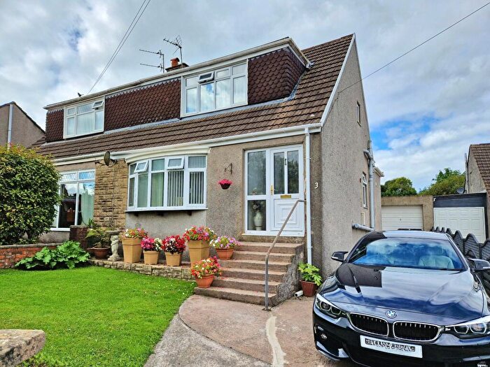 3 Bedroom Bungalow For Sale In Maes Glas, Cefn Cribwr, CF32