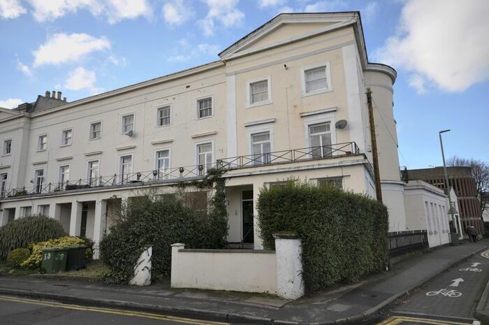 1 Bedroom Flat To Rent In Grosvenor Street, Cheltenham GL52